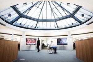 Professionelle Arbeit bedeutet, Lösungen anzubieten, die gleichzeitig die Bedürfnisse und Anforderungen unserer Kunden zufrieden stellen und auch der Bank einen Mehrwert bringen.