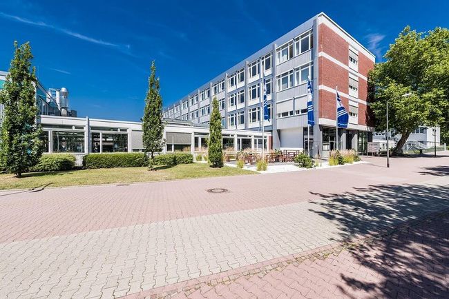 Theorie & Praxis: Mehr als 1100 Absolventen haben bereits unsere natur- und wirtschaftswissenschaftlichen Studiengänge erfolgreich abgeschlossen.