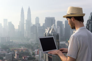 Immobilien kann man studieren – an DER Immobilienhochschule