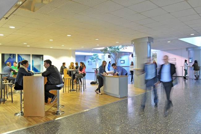 Das Foyer der Hochschule