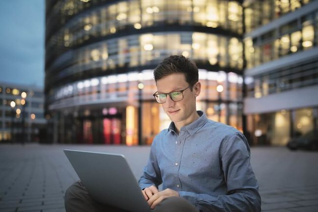 Vodafone unterstützt Dich auf Deinem Werdegang. Entdecke die Welt von Vodafone mit Deinem Dualen Studium.