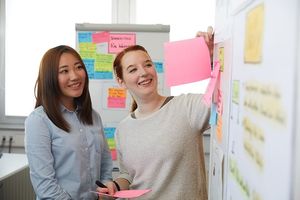 Bei dmTECH lernst Du schon im Studium unsere agilen Arbeitsweisen kennen.