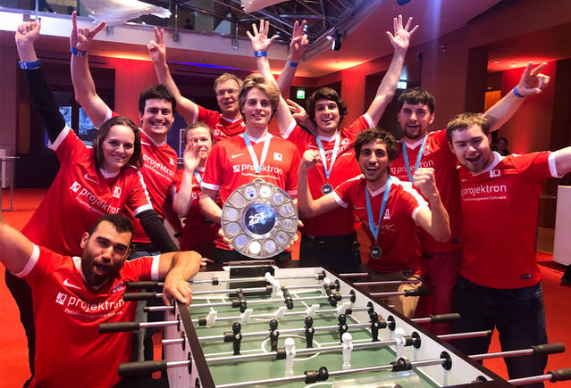 Die Kickerliga gehört bei uns quasi zur Unternehmenskultur. Einige Spieler wagen sich sogar ab und an auf Turniere. Vielleicht bist auch du bald dabei?