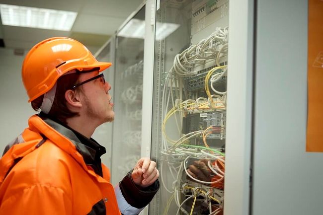 Während deines Studiums wirst du durch die praxisnahe Ausbildung wertvolles und nützliches Wissen aufbauen können, durch das du den Weg für deine erfolgreiche berufliche Karriere ebnen kannst