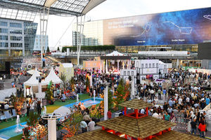 Gemeinsam beim Mitarbeiterfest Erfolge feiern – wir veranstalten nicht nur für unsere Gäste außergewöhnlich Events, sondern auch für unsere Mitarbeiter.