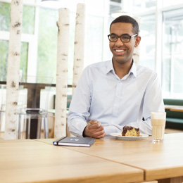 Billal über das duale Studium Luftverkehrsmanagement: