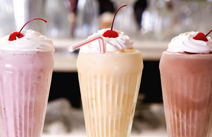Eiscreme Becher und Milchshakes